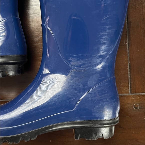 UGG Rain Boots - Picture 7 of 14